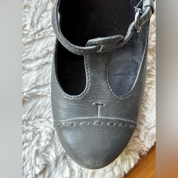 BIVIEL from Anthropologie: Mary Jane T-strap with brogue details 38/8 USA - Picture 7 of 15